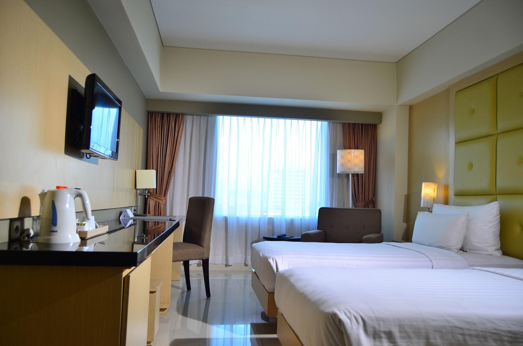 Hotel Santika Makassar Exteriör bild