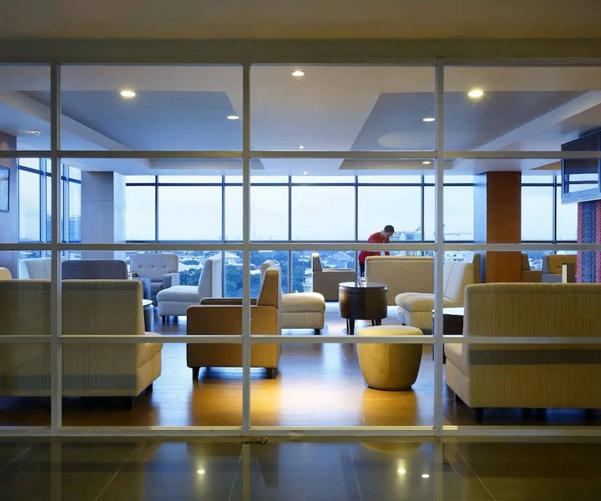 Hotel Santika Makassar Exteriör bild