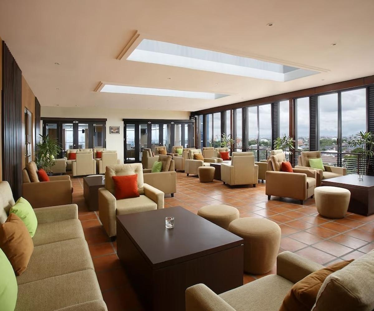 Hotel Santika Makassar Exteriör bild