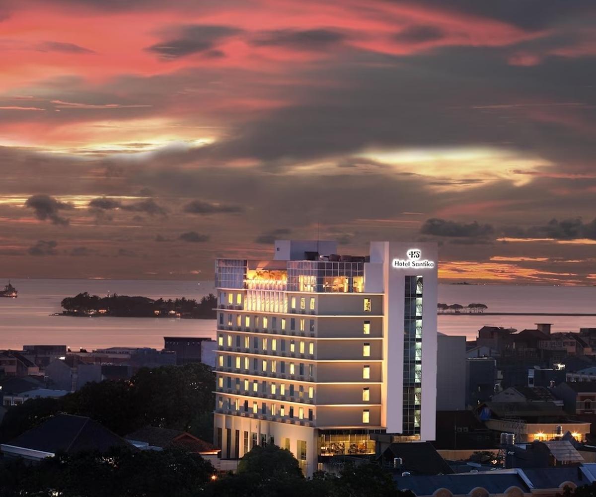 Hotel Santika Makassar Exteriör bild