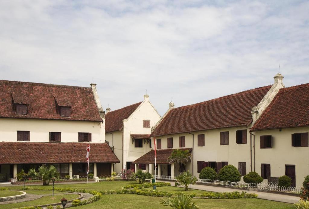 Hotel Santika Makassar Exteriör bild
