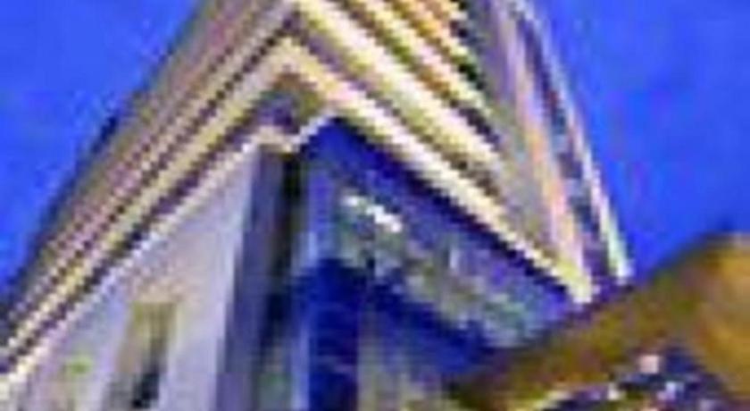 Hotel Santika Makassar Exteriör bild
